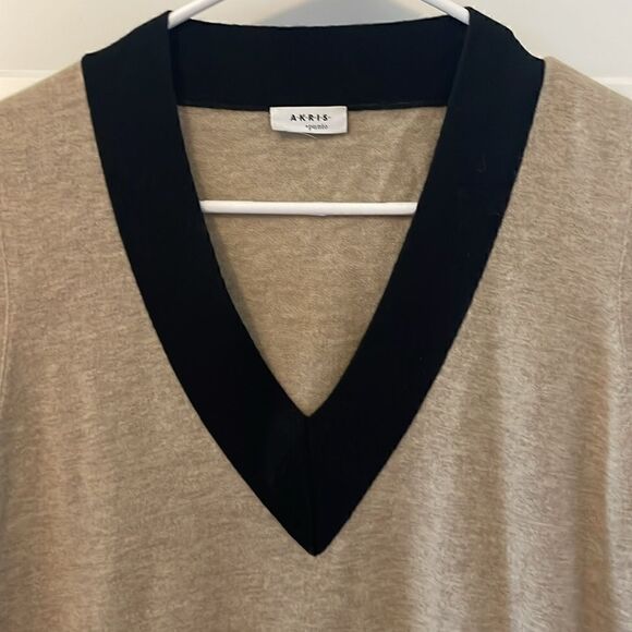 Akris Punto V-neck Sleeveless Sweater - Picture 2 of 5